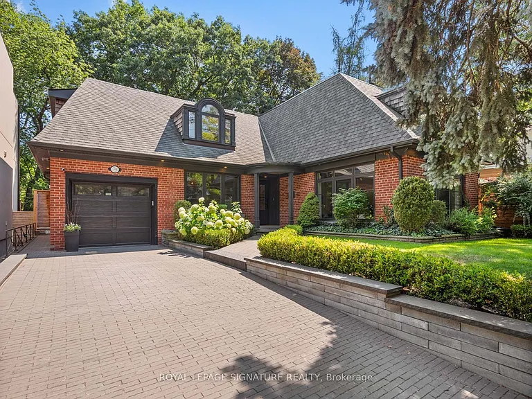 74 Fallingbrook Dr — Photo 5