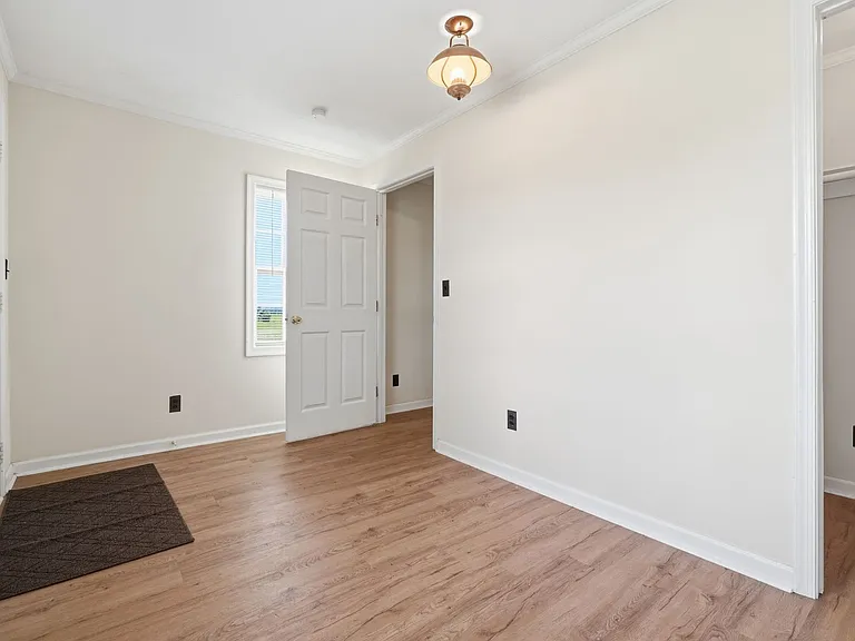 524 Benefit Rd — Photo 16
