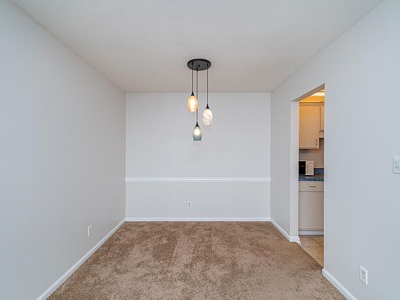 5th image of 818 Highwood Dr