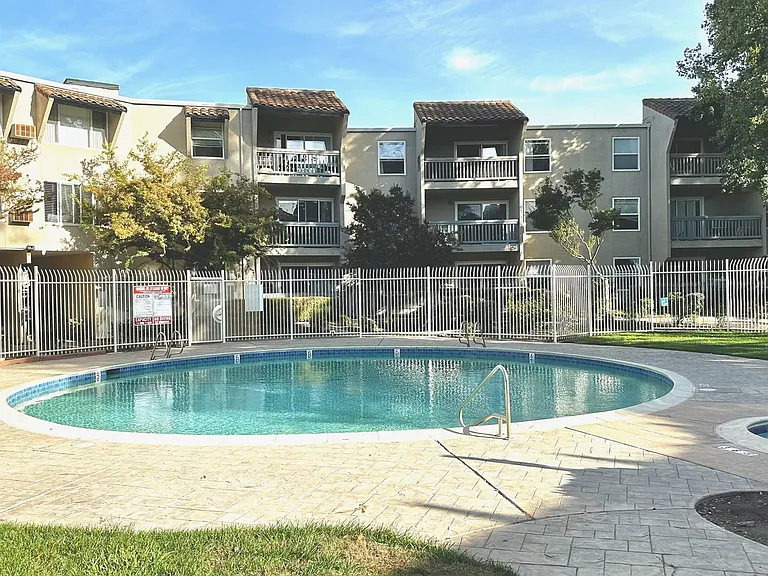 1087 Murrieta Blvd #238 — Photo 3