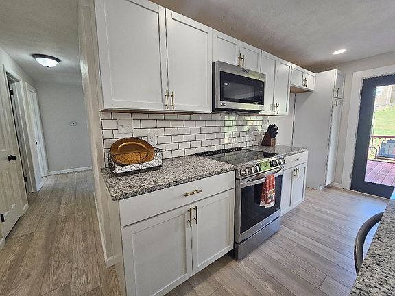 5th image of 205 Melrose Dr
