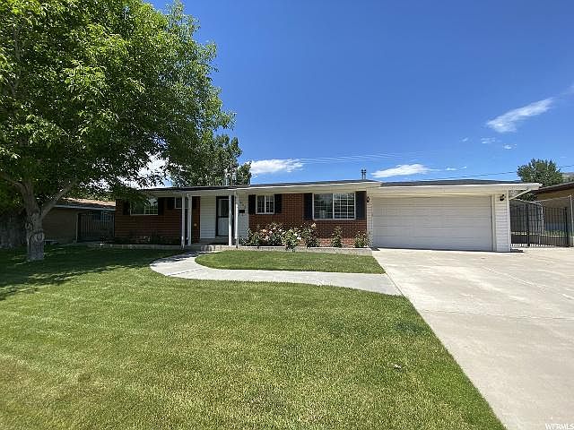 1st image of 532 Greenwood Dr