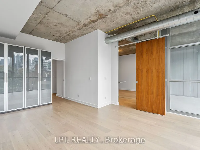 60 Bathurst St #507 — Photo 17