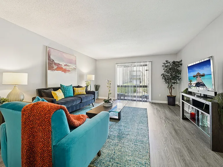 The Onyx Hoover Apartments — Photo 17