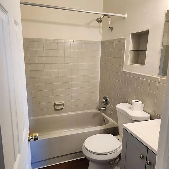2227 Highland St S #2 — Photo 5