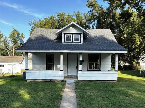 514 N Garfield Ave, Chanute, KS 66720