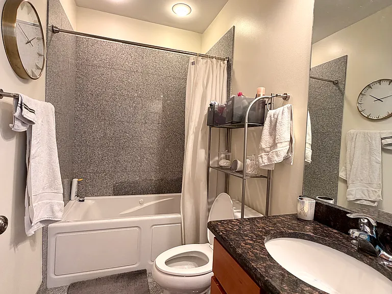 2632 N Fairfield Ave #2 — Photo 16