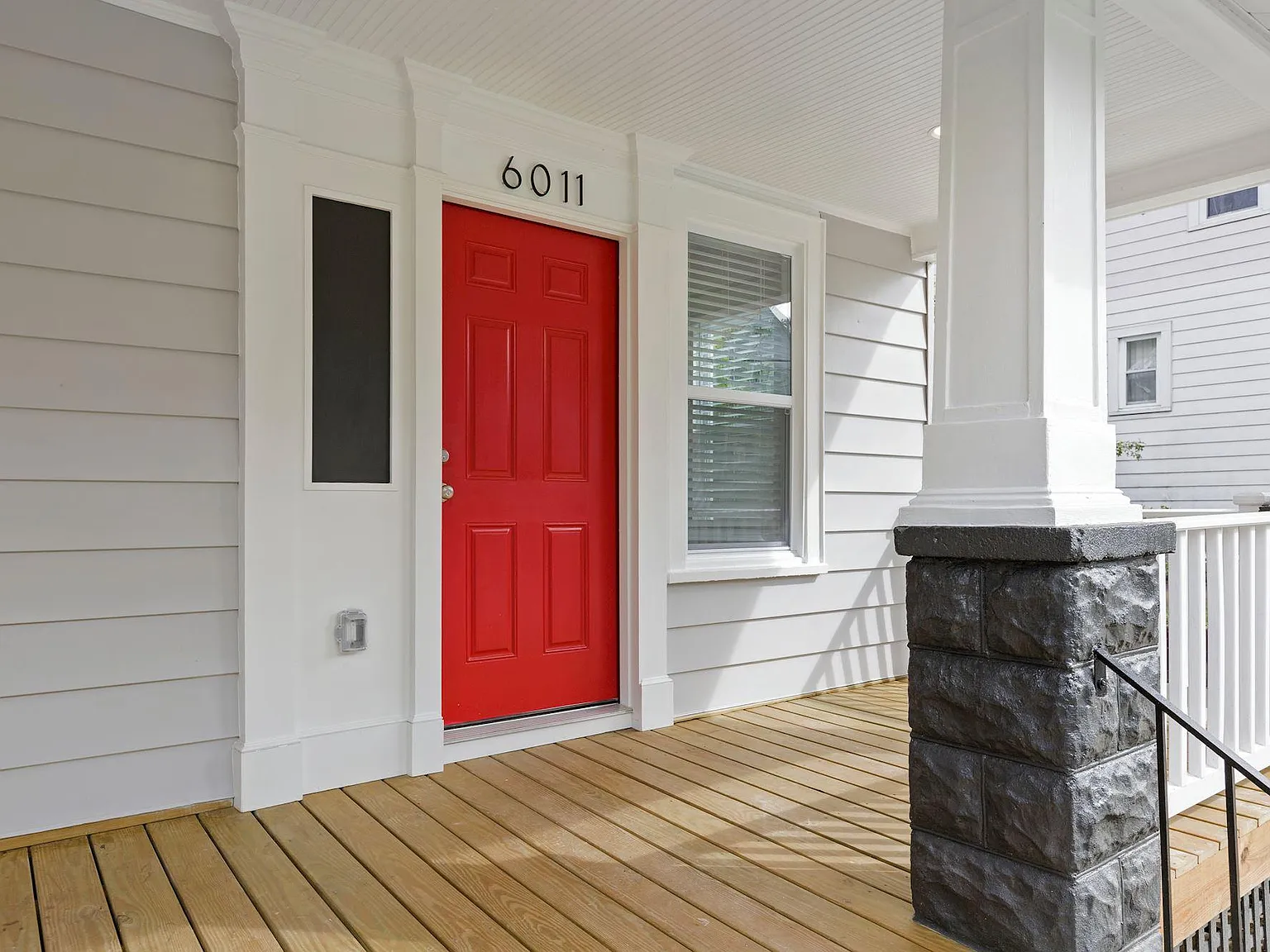 3 bed, 3.0 bath, 1336 sqft, $3,600 — Photo 3