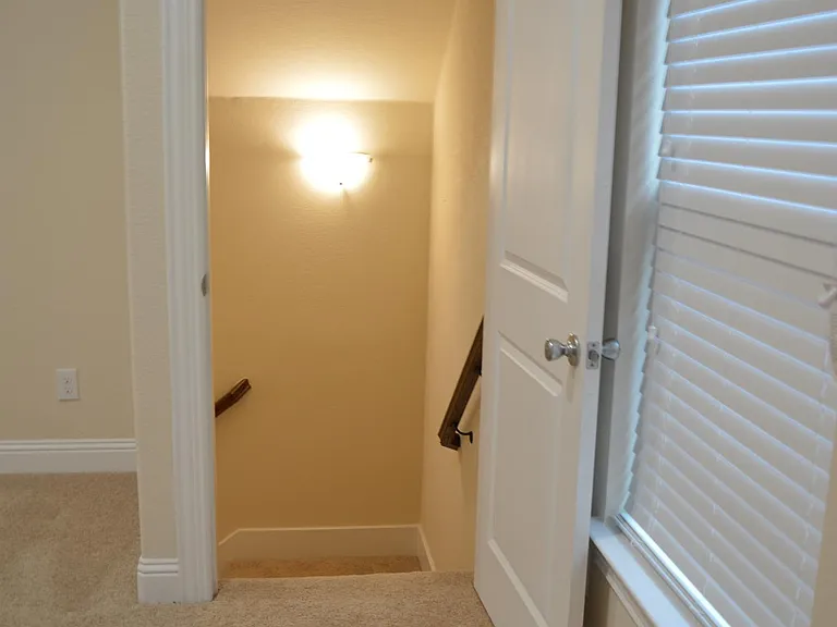 127 Iris Dr — Photo 17