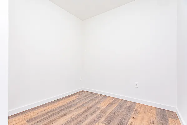 Rented by The InHouse Group | media 28