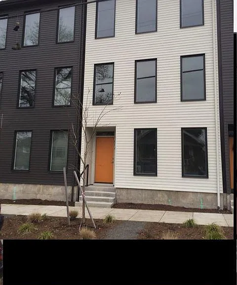 Front view on Claybourne Street