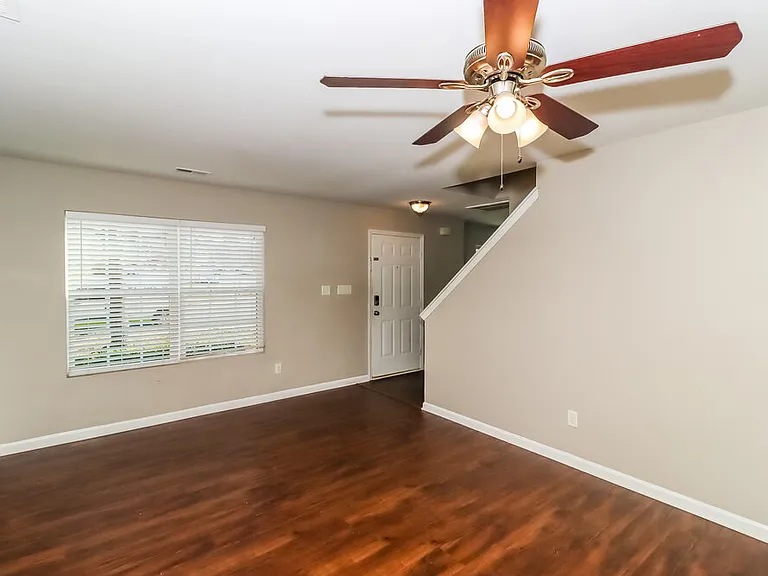 6805 Fawn View Dr — Photo 7