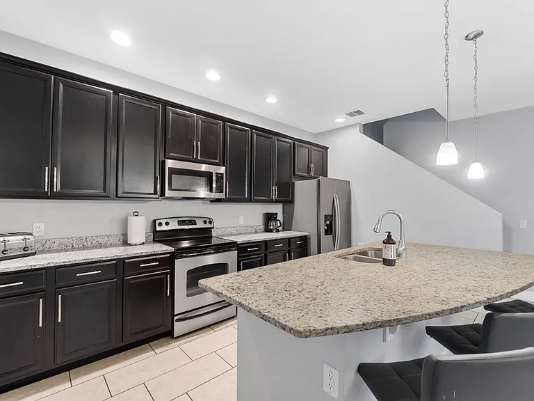 206 Aberdeen St — Photo 8