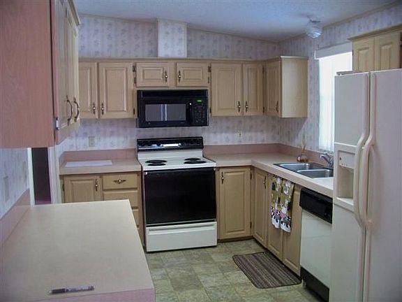4th image of 682 Arrow Ln