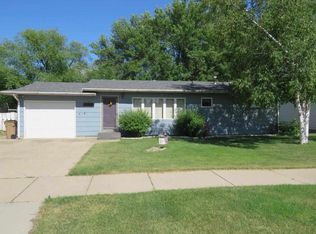 2512 5th St NW, Minot, ND 58703
