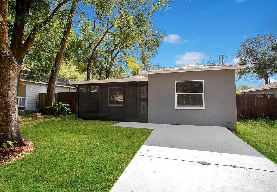 1st image of 207 E Cluster Ave