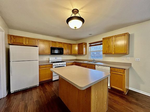 4th image of 2850 Coastal Dr