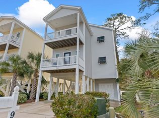 932 Leah Jayne Ln., North Myrtle Beach, SC 29582