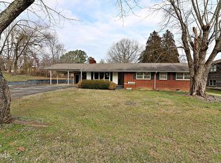 206 E Seneca Cir, Oneida, TN 37841