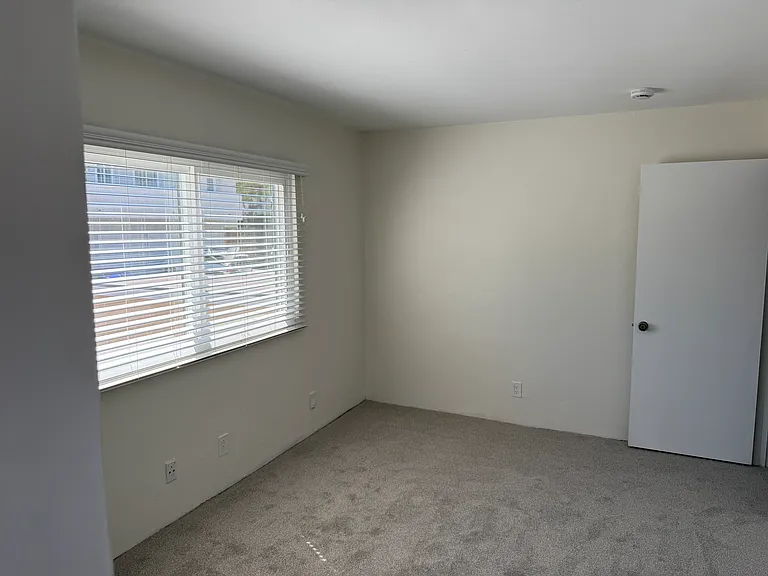 4339 Mentone St — Photo 12