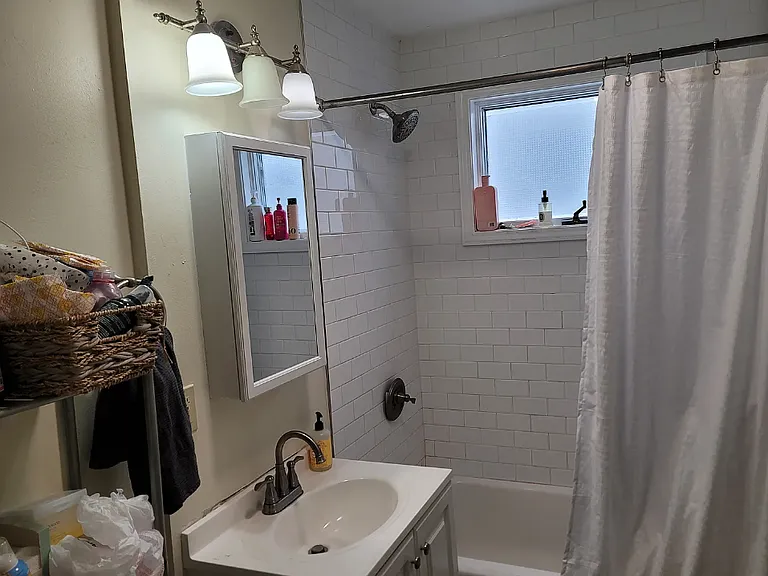 123 Hillsdale Rd #1B — Photo 2