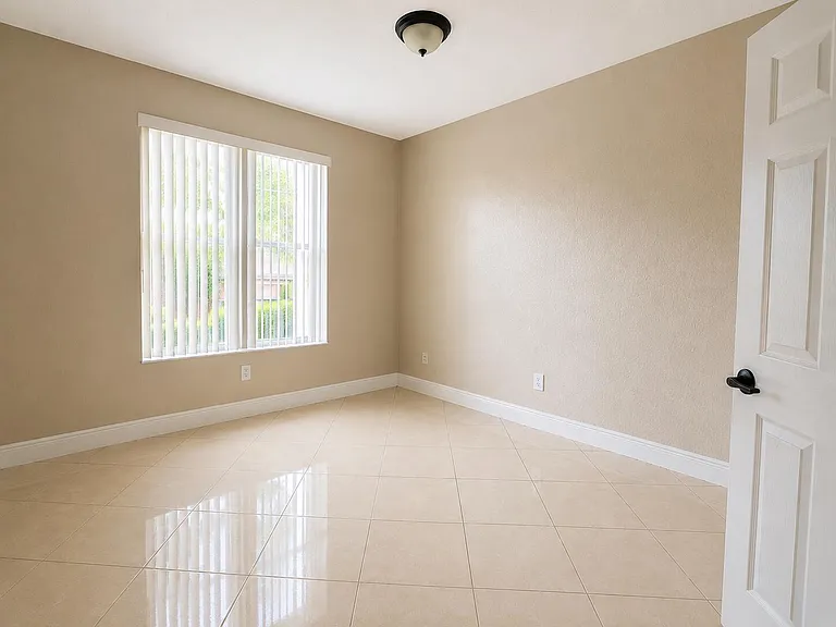3549 Forest Hill Blvd #25 — Photo 12