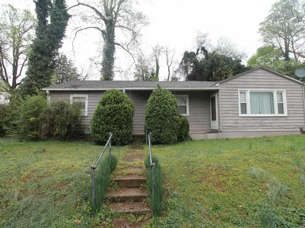 1810 Chelsea Dr, Charlottesville, VA 22903