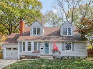 6833 Granada Ln, Prairie Village, KS 66208