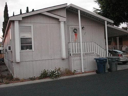 1st image of 2700 E Valley Pkwy Space 139