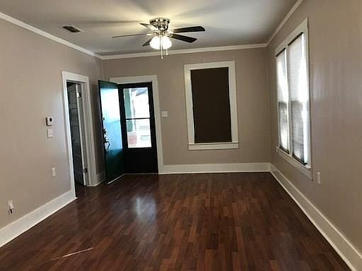 5th image of 542 Elm St