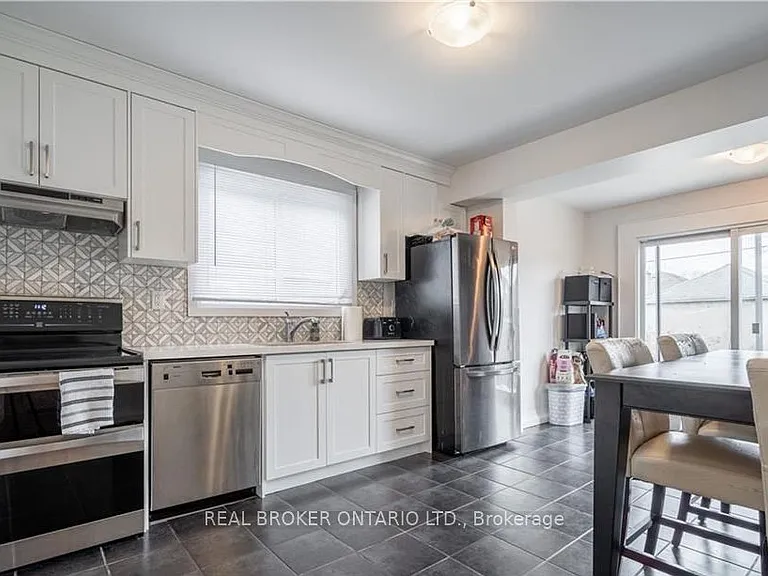 301 Wallace Ave S #MAIN — Photo 3