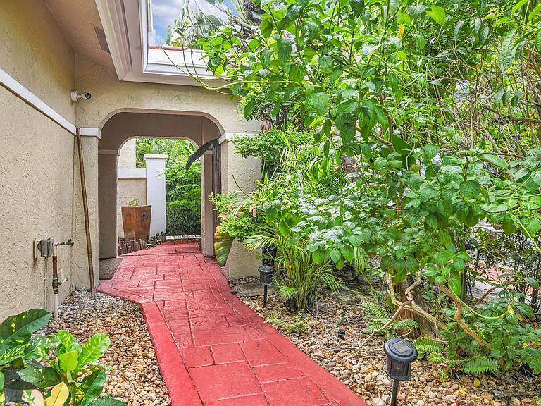 753 Villa Portofino Cir — Photo 53