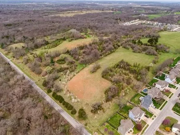 25300 E Pink Hill Rd, Blue Springs, MO 64015