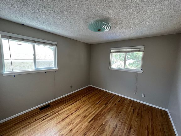 5th image of 1503 Newcastle St