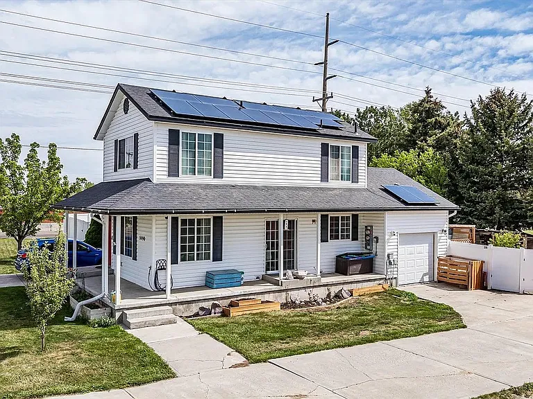 5590 Stuart Ave — Photo 1