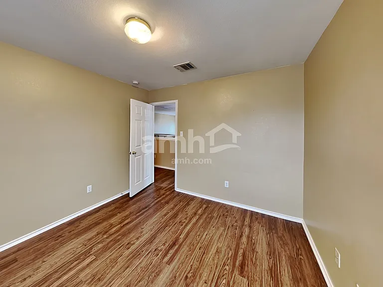 1817 Melissa Oaks Ln — Photo 16