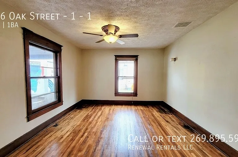 206 Oak St #1 — Photo 27
