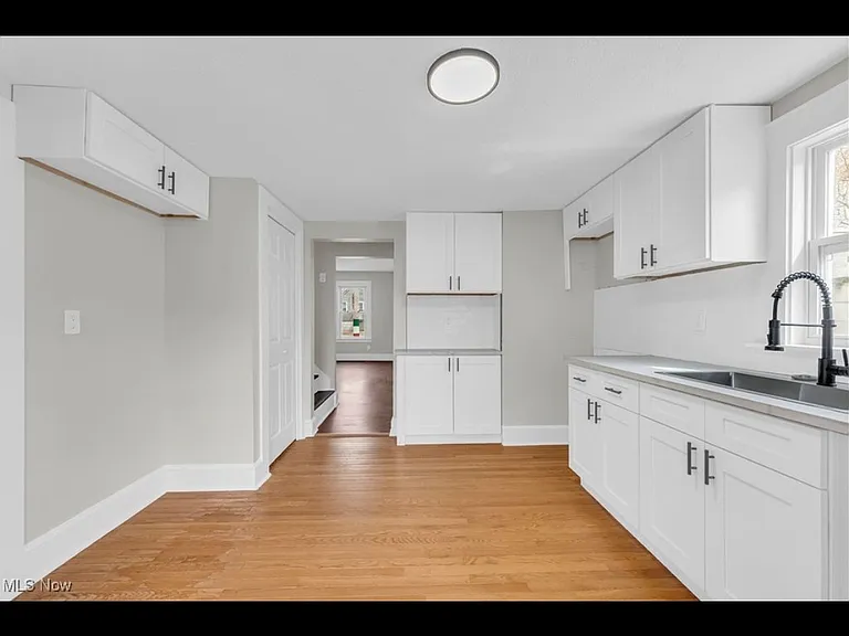 1244 W 69th St — Photo 2