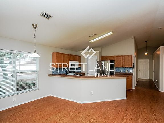 5th image of 7634 Clovelly Park Pl