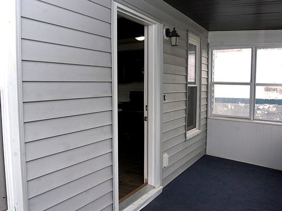 5th image of 48 Gunnison Ave SW #1