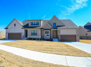 710 Brookstone Dr #20, Oxford, MI 48371