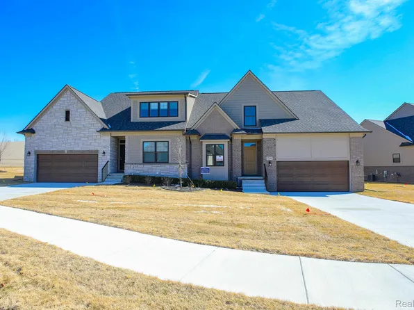 710 Brookstone Dr #20, Oxford, MI 48371