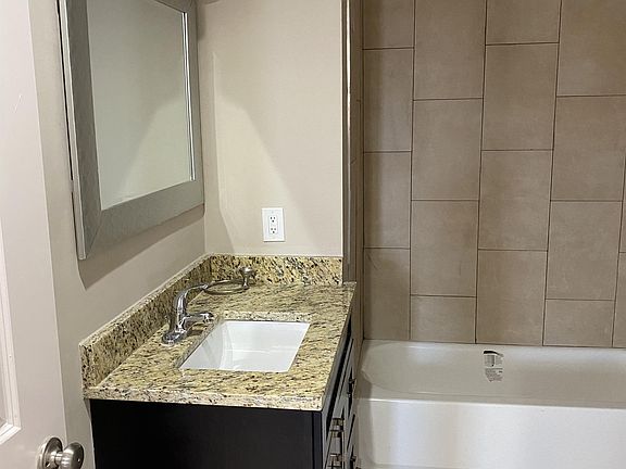 5th image of 3847 Wyandotte St APT 3