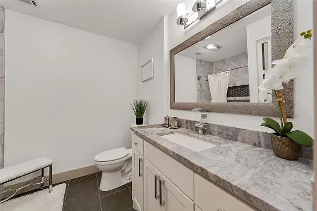 1101 N Park Dr — Photo 12