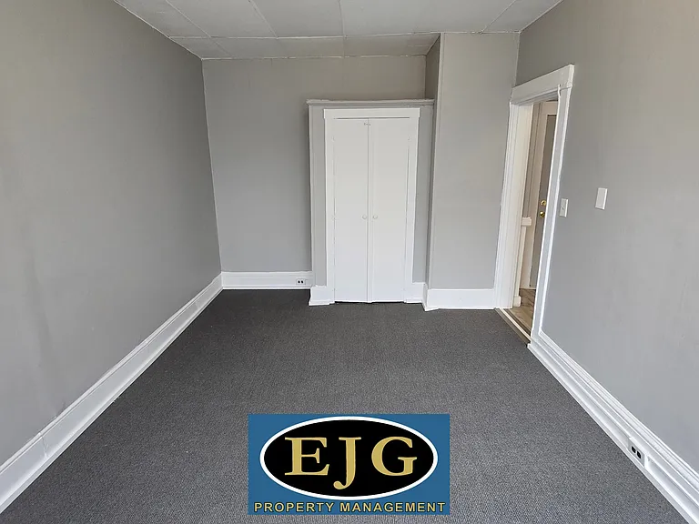 50 Main St #5 — Photo 11