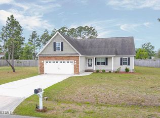120 Rosemary Ave, Hubert, NC 28539