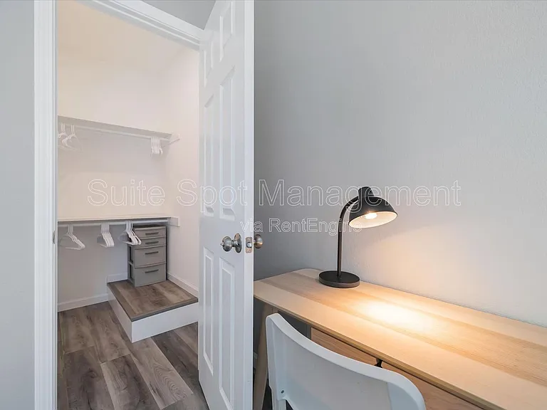 160 Harrison Ave #D3 — Photo 14