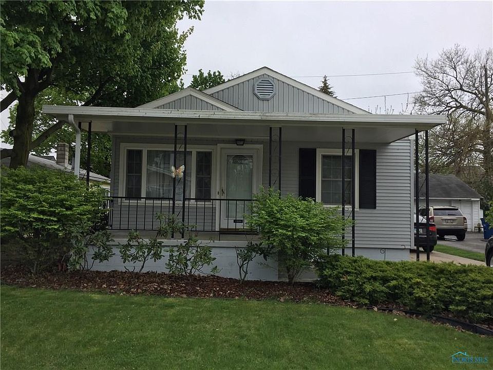 2nd image of 2630 122nd St