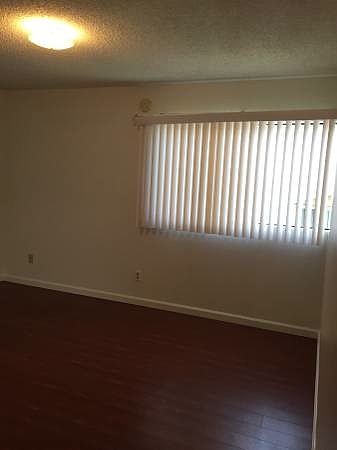 1st image of 4840 Rosewood Ave APT 9