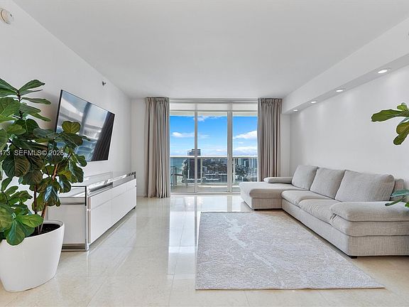 4th image of 1830 S Ocean Dr #4503